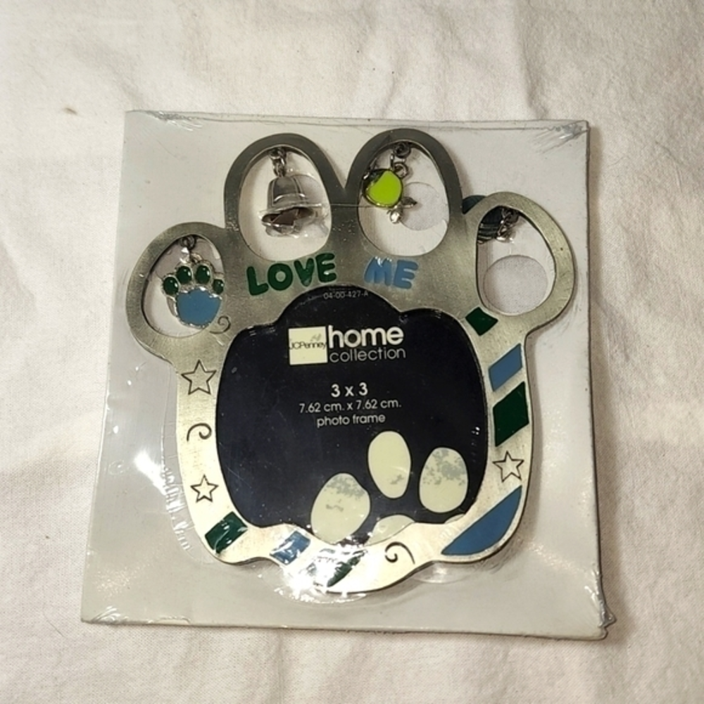 New in Package Metal Paw Picture Frame‎